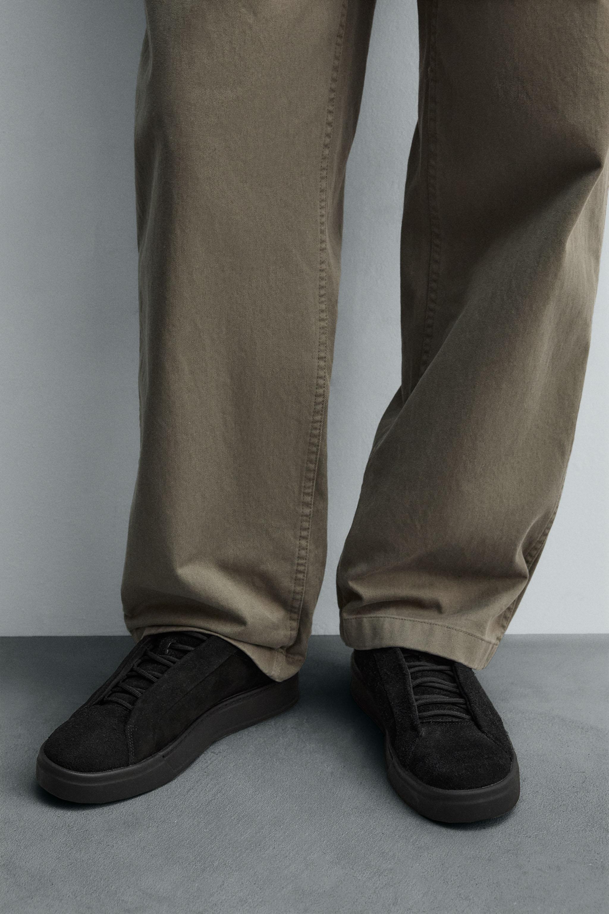 MONOCHROME LEATHER SNEAKERS